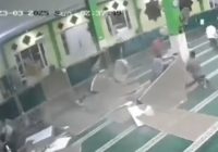 Plafon Masjid A-Madinah Ambruk Timpa Jemaah Saat Itikaf