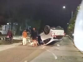 Mobil Terbalik di Pembataan Tabalong