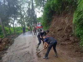 Akses Menuju Tempat Wisata Gunung Bromo yang Longsor Sudah Dibuka Lagi