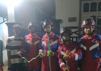 Mau Beli Makanan Sahur, M. Zainal Helmi Kaget ada Ular Piton di Teras Rumahnya