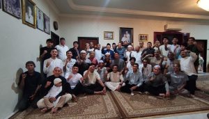 Open house keluarga besar Haji Leman di Jalan Kampung Melayu, Banjarmasin, Selasa. (wartabanjar.com - Ramadan)
