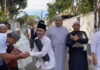 Penampakan Ruben Onsu Shalat Id Bareng Ivan Gunawan, Nyaris Ditinggal Ivan