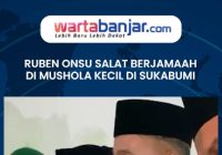 VIDEO - Ruben Onsu Salat Berjamaah di Mushola Kecil di Sukabumi