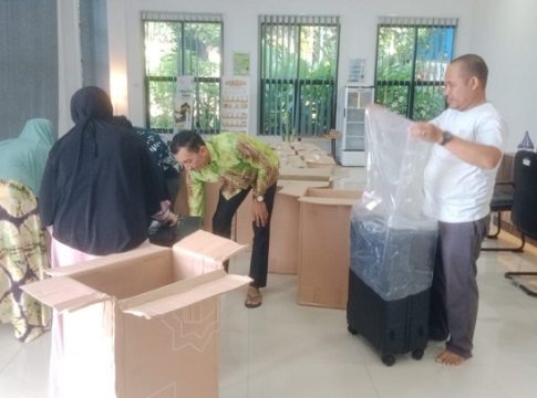 Kemenag Balangan Distribusikan 118 Koper Jemaah Haji 2025, Ada Ransel Khusus Armuzna