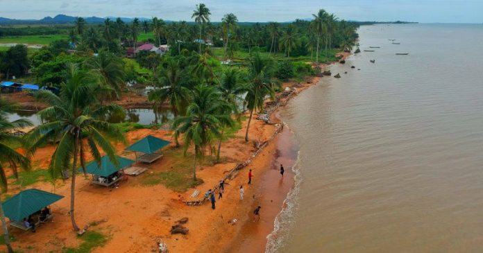 Pantai Karindangan (Fantastic Tanah Laut)
