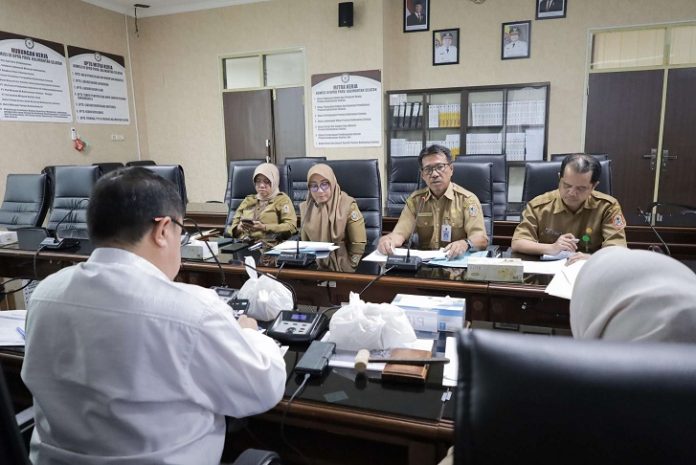 Dinas PUPR Kalsel melalui bidang Cipta Karya mengikuti RDP dengan Komisi III DPRD Kalsel, Senin (3 Maret 2025.