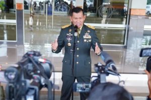 Kapuspen TNI, Brigjen TNI Kristomei Sianturi, memberikan keterangan pers. (wartabanjar.com - Ist. Puspen TNI)