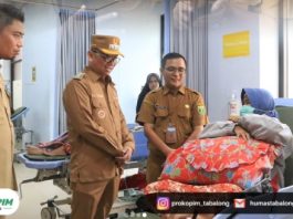 Bupati Tabalong Minta Dokter Spesialis Bersamaan Layani Pasien RSUD Badaruddin Kasim