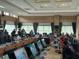 Gedung DPRD Kalsel Digeruduk Massa, Desak Hentikan Angkutan Batu Bara Melintas di Jalan Negara