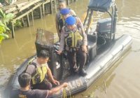 BREAKING NEWS Penemuan Mayat di Sungai Martapura Teluk Tiram