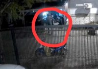 Terekam CCTV Maling Sepatu di Komplek Manarap Regency
