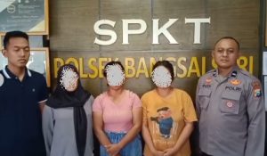 Tiga perempuan mengaku motor milik orang tua dibegal ternyata dijual kepada orang lain. (wartabanjar.com - Ist. @malangraya_info)