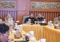 Ketua DPRD H Supian HK Membuka FGD Pansus LKPj Gubernur Kalsel di Kemendagri
