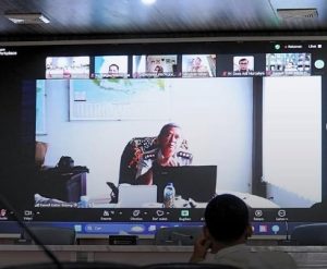Pemkab HST mengikuti koordinasi dan evaluasi pencegahan korupsi secara virtual melalui zoom. (wartabanjar.com - Ist. MC HST)