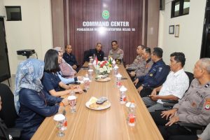 Kunjungan Kapolres Banjar dan jajaran ke Pengadilan Negeri Martapura, Selasa 22 April 2025. (wartabanjar.com - Ist. Humas)