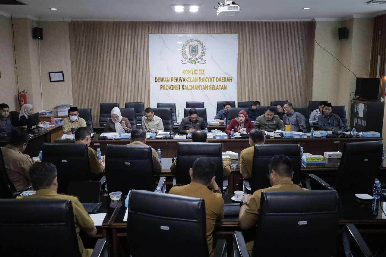 28042025_RDP Pansus III dengan jajaran Dinas PUPR Kalsel membahas LKPj 2025 RDP Pansus III dengan jajaran Dinas PUPR Kalsel membahas LKPj 2025