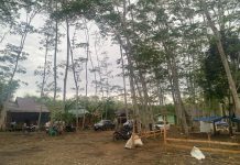 Warga Balangan Tetap Antusias Libur Lebaran Rekreasi di Sungai Maranting Meski Air Meluap