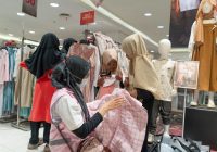 PLN Berbagi Kebahagiaan, 29 Anak Panti Asuhan Bebas Pilih Baju Lebaran