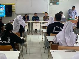 Polwan Cantik Ini Bangkitkan Semangat Generasi Anti-Hoaks di SMK Telkom Banjarbaru