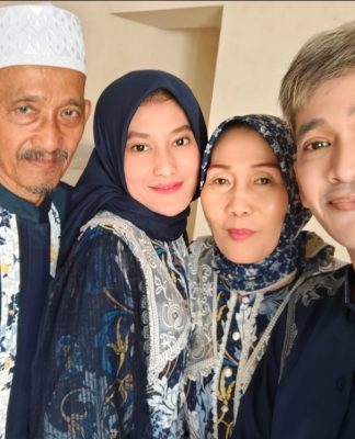 Ruben Onsu Posting Lebaran Perdana Bareng Keluarga Usai Menjadi Mualaf
