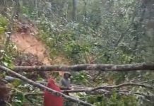 Longsor di Gunung Mandin, Akses Jalan Tertutup