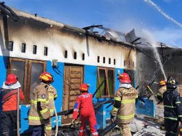 Rugi Rp 500 Juta, Bangunan 8 Pintu Terbakar di Jalan Bukit Gloria