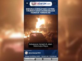 VIDEO - Diduga Korsleting Listrik, 1 Rumah dan 5 Kendaraan Hangus Terbakar