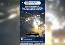 VIDEO - Ikuti Google Maps, BMW Terjun dari Atas Tol yang Belum Tersambung