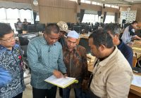 Warga Kepung DPRD Kalsel Tuntut Hentikan Truk Tambang: Dewan Janji Tindak Tegas dalam 60 Hari