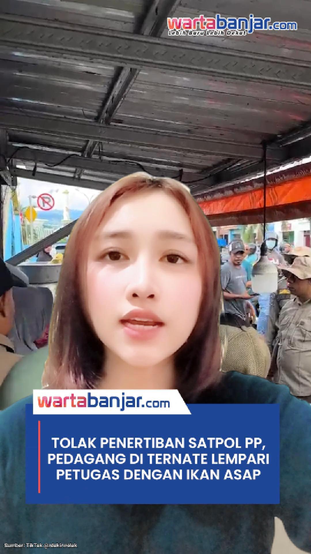 VIDEO - Tolak Penertiban Satpol PP, Pedagang di Ternate Lempari Petugas dengan Ikan Asap