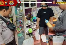 Jual Tuak di Rumah Desa Mekarpura, Pelaku Diamankan Polisi