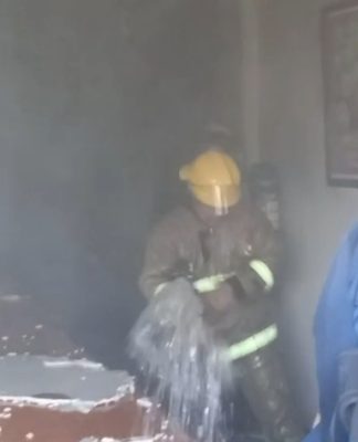 Asap Mengepul dari Bangunan Kantor di Gatot Subroto Banjarmasin, Api Diduga 'Membubuk' di Dalam