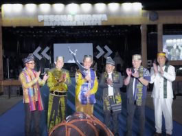 Pesona Budaya Mappanre Ri Tasi’e di Pantai Pagatan Resmi Dibuka