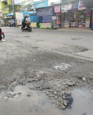 Respons Dinas PUPR Kota Banjarmasin Terkait Jalan Rusak Depan RSUD Sultan Suriansyah