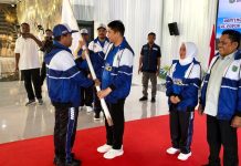 Wakil DPRD Tanah Bumbu Hasanuddin Dampingi Bupati Lepas Kontingen POPDA 2025