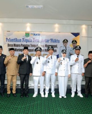 Wakil Ketua DPRD Tanah Bumbu Hadiri Pelantikan Kades Antar Waktu