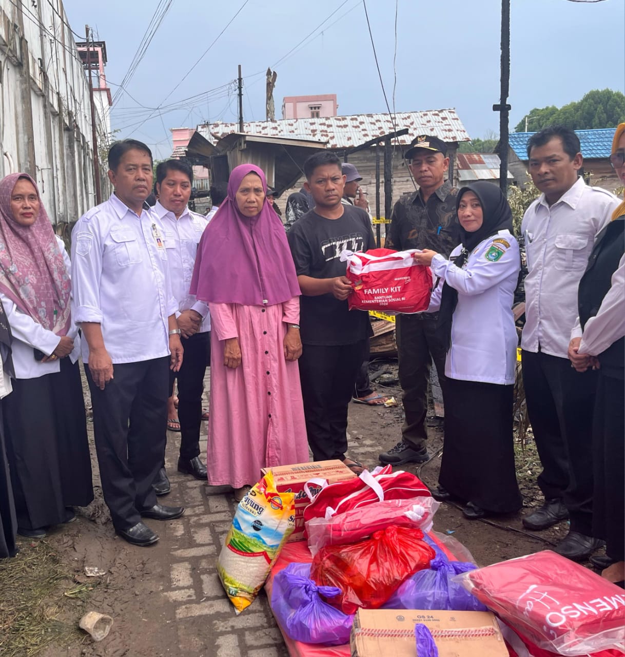 Pemkab Tanah Bumbu Salurkan Bantuan