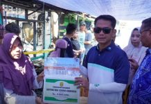 Wali Kota Banjarmasin Serahkan Bantuan Bagi Korban Kebakaran Komplek Karya Mandiri