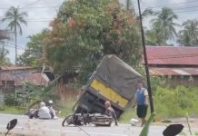 Dua Pengendara Terjatuh, Satu Truk Oleng di Anjir Muara