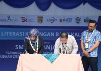 Resmikan Bank Sampah di SMPN 3 Banjarbaru, Bank Kalsel dan Pemko Banjarbaru Ubah Sampah Jadi Uang