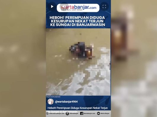 VIDEO - Heboh! Perempuan Diduga Kesurupan Nekat Terjun ke Sungai di Banjarmasin