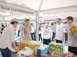 Menghadirkan Senyum di Setiap Desa: Ini Kisah Manfaat Pasar Murah di Balangan