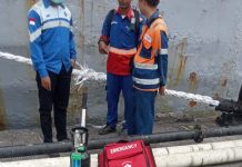 BREAKING NEWS Diduga Orang Tercebur ke Laut di Pelabuhan Trisakti