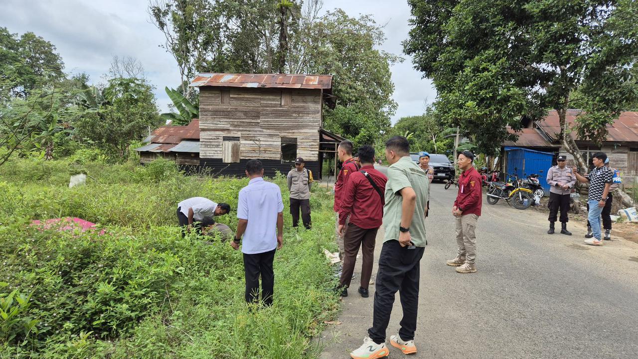 Kejari Balangan Segel Aset Majelis Taklim Al Hamid Terkait Dugaan Korupsi Dana Hibah Rp1 Miliar