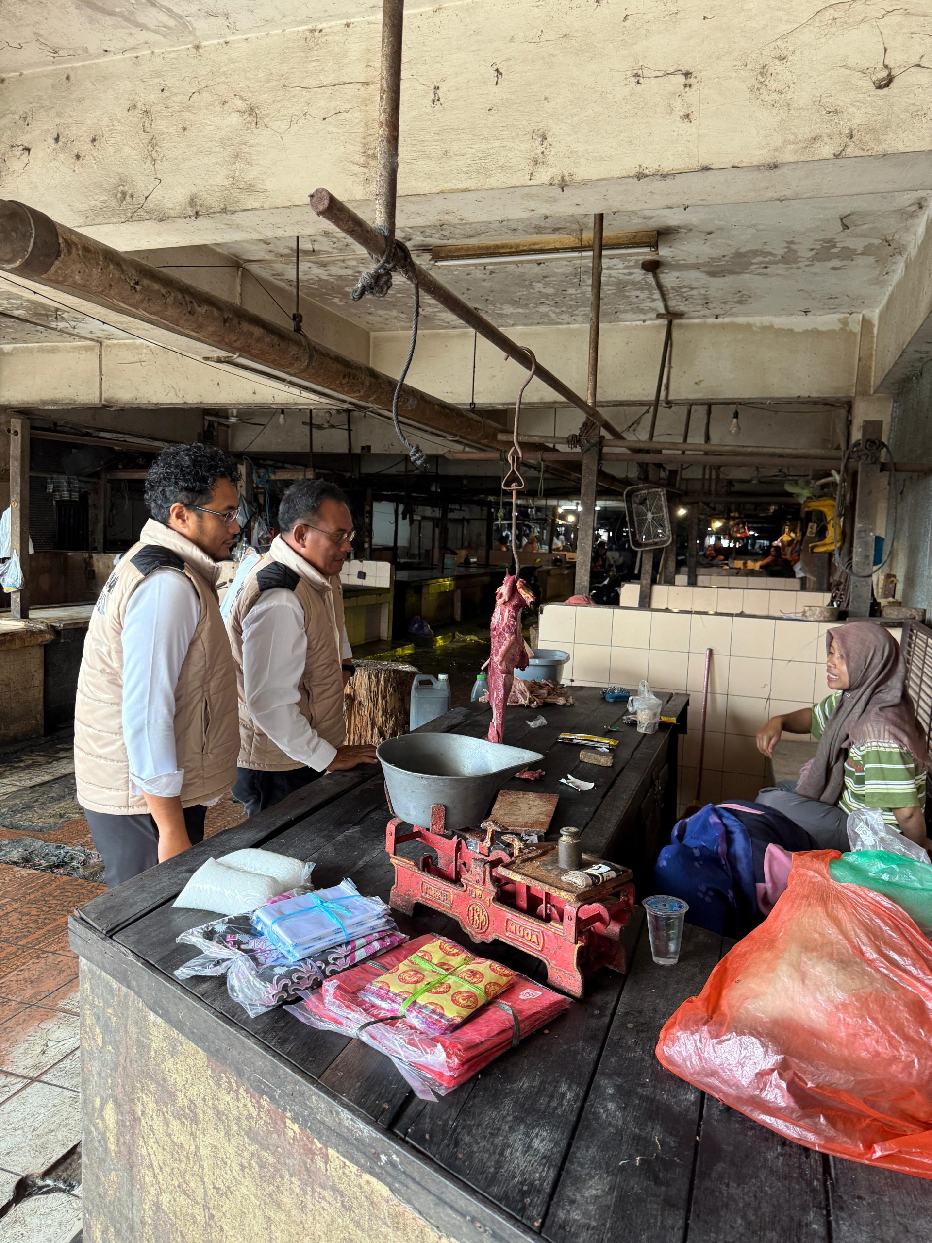 Kunjungi Pasar Sentra Antasari, Tim Satgas Pangan Polda Kalsel Tetap Rutin Pantau Harga Bapokting