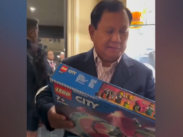 Viral! Bocah Keturunan Indonesia di Rusia Dapat Hadiah Lego dari Presiden Prabowo, Momennya Bikin Haru