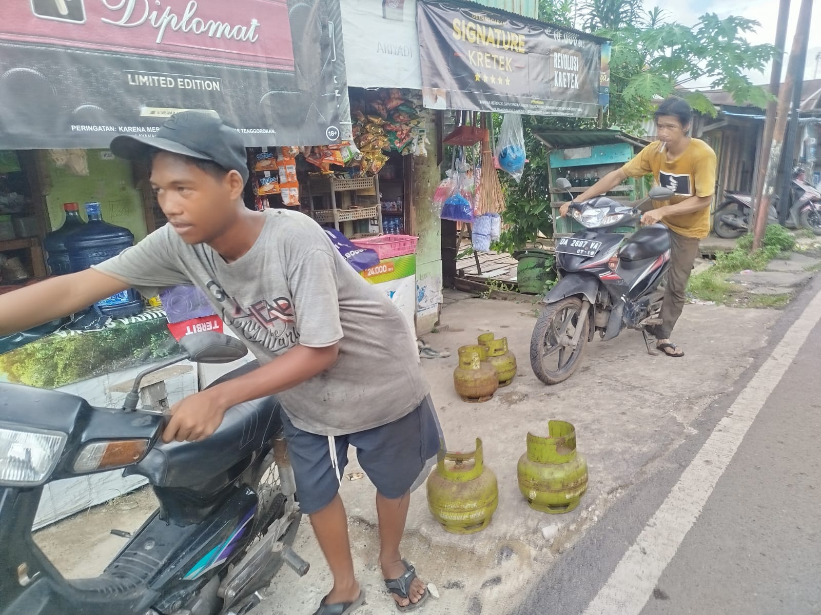Harga Gas Melon Tembus Rp40 Ribu! Warga Banjarmasin Menjerit, Pedagang: “Pasokan Seret, Pembeli Marah!”