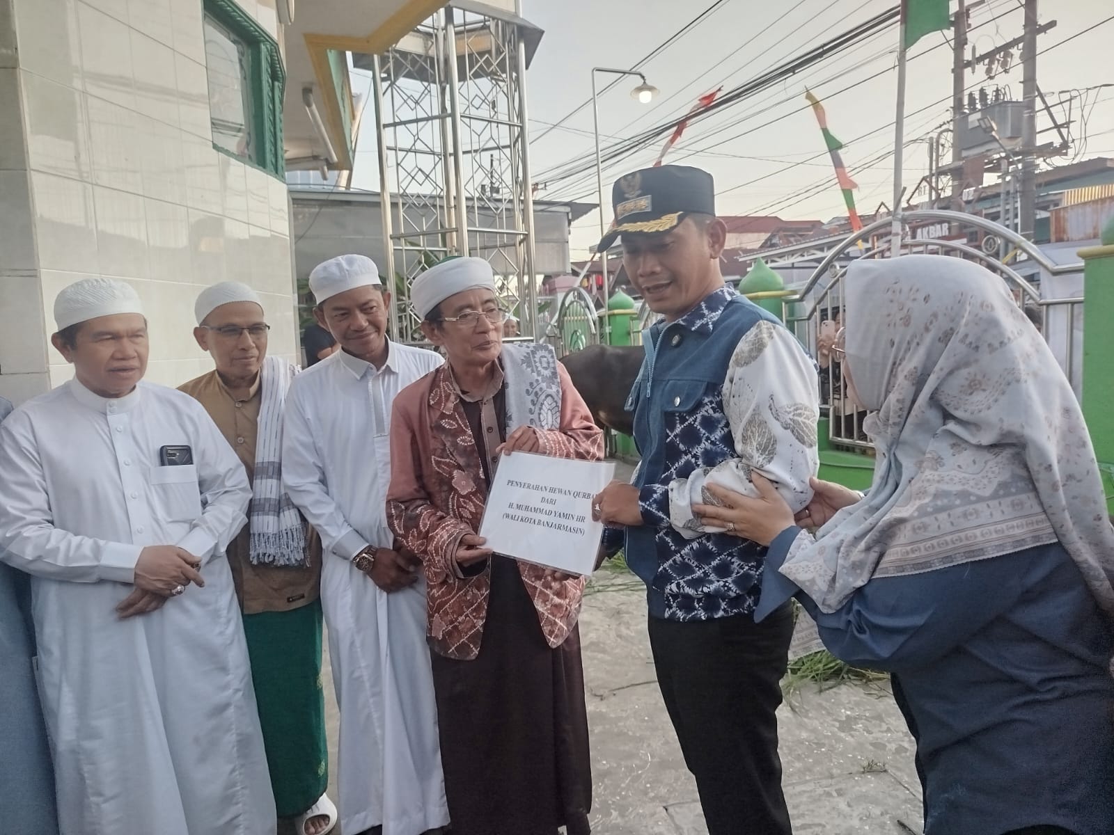 Sambut Idul Adha, Wali Kota Banjarmasin Salurkan Sapi Kurban di 5 Kecamatan
