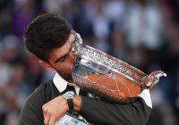 Alcaraz Bangkit Epik, Taklukkan Sinner untuk Juarai French Open 2025