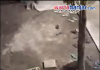 VIDEO - MIRIS! Niat Cari Makan, Santri Dic4mbuk Hingga Kakinya Melepuh: Bentuk Disiplinkah?